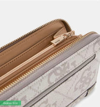 Carica l'immagine nel visualizzatore di Gallery, Guess | Karnilla 4G Maxi Wallet
